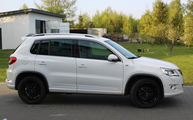 Volkswagen Tiguan cena 37500 przebieg: 298000, rok produkcji 2010 z Kock małe 631